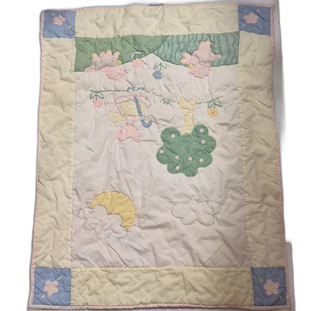 Vintage 90s Pastel Floral Embroidered Baby Quilt - Nursery Blanket Cream/Green
